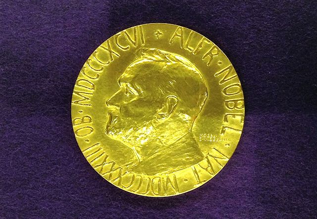 Beispielbild: Nobel Peace Prize awarded to Eisaku Satō 1974; Quelle: Wikimedia | Awalin CC https://commons.wikimedia.org/wiki/File:1974_Nobel_Peace_Prize_awarded_to_Eisaku_Sat%C5%8D.jpg